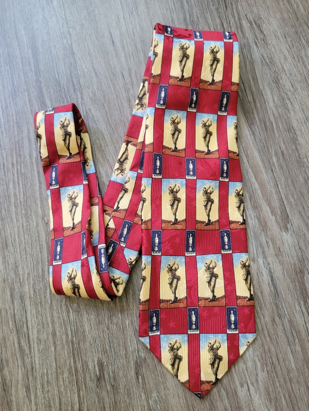 Robert Talbott Nordstrom Necktie Vintage Golfer Golf Motif Hand Sewn Silk USA